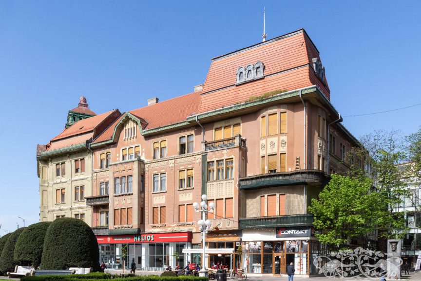 Lajos Hilt Apartment Building